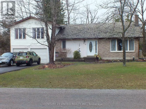316 Leon Ave #5, Selwyn, ON K9L 1M1