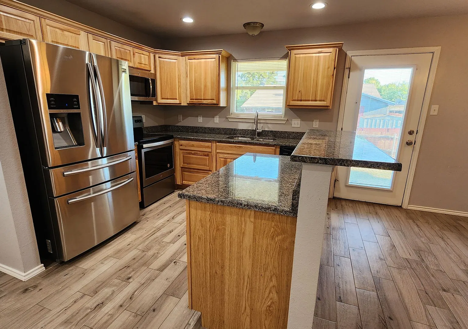 Immaculate 3 bed, 2 bath home close to Goodfellow! Welcome to Your New Home! — Photo 3