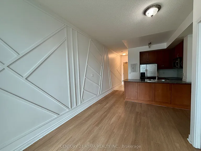 18 Holmes Ave #1006 — Photo 4
