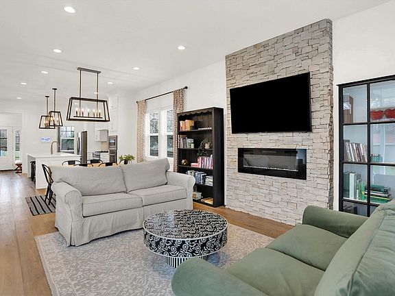 3rd image of 4760 Willow Rd