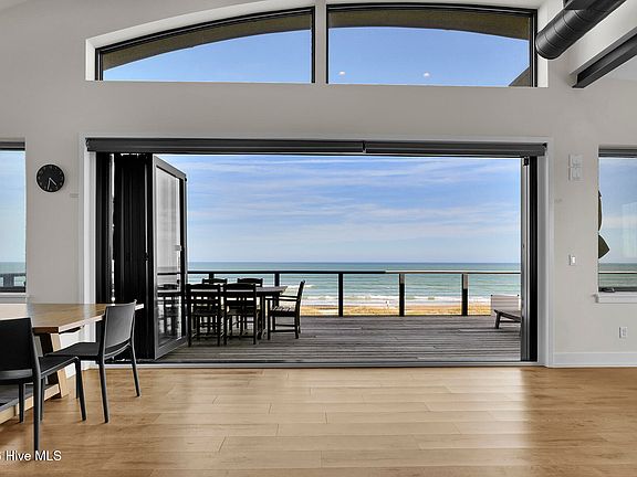 4th image of 834 Fort Fisher Boulevard N