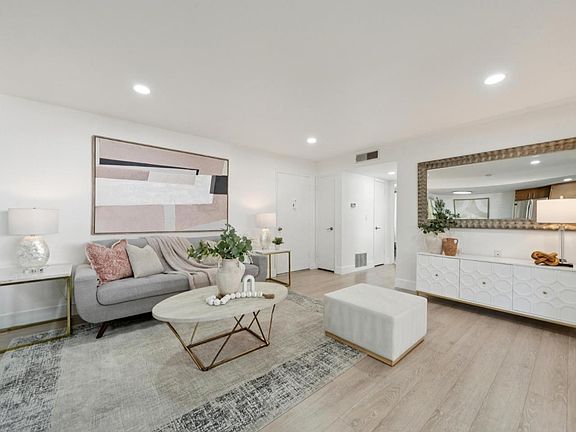 5th image of 14225 Lora Dr APT 21