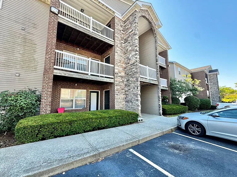 Forest Creek Apartments — Photo 18