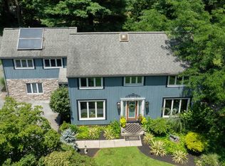 2 Whitcraft Dr, Lititz, PA 17543