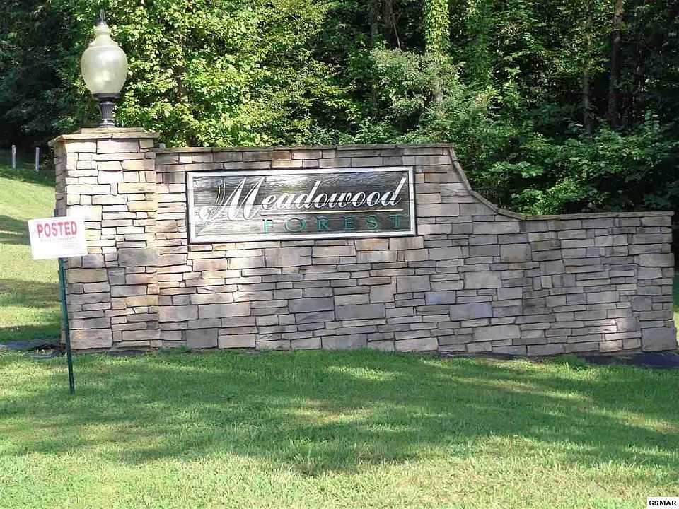 1st image of 24 Meadowood Rd #24