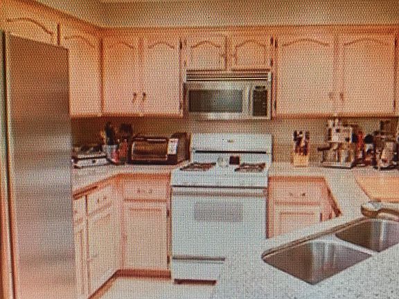 4th image of 3361 Holly Grove St #O
