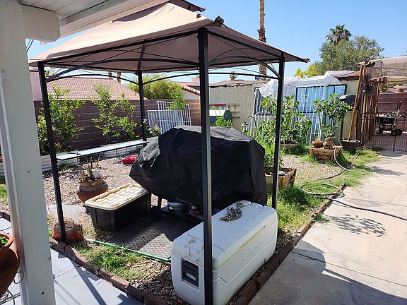 2nd image of 3050 N Torrey Pines Dr