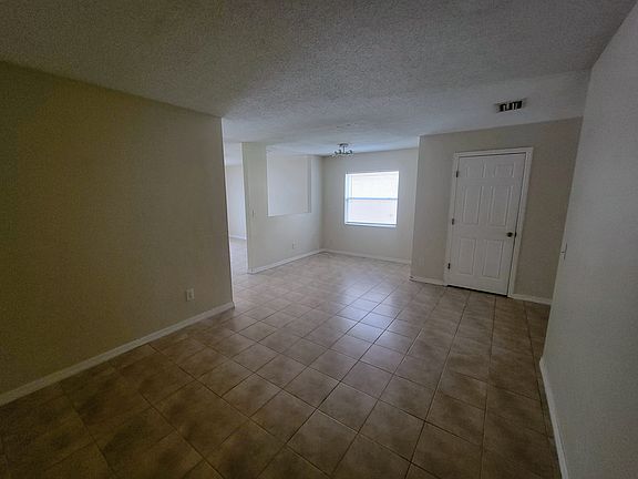 4th image of 4335 Silver Falls Dr