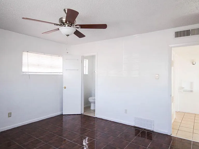 209 San Saba Rd — Photo 7