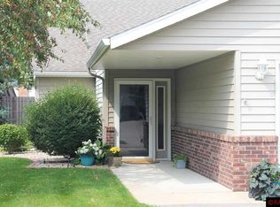 243 Heather Ln, Mankato, MN 56001