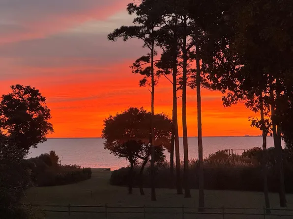 131 Sunrise Ln, Kill Devil Hills, NC 27948