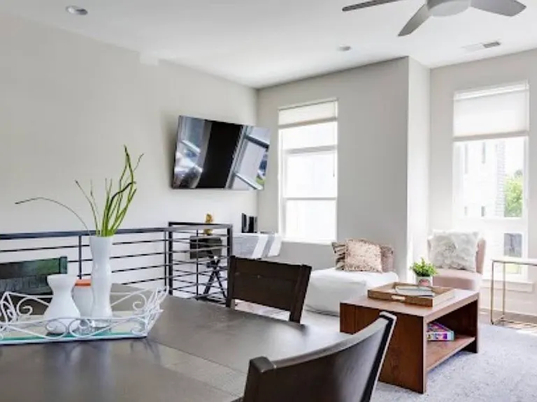 447 Southend Crossing Ln — Photo 8