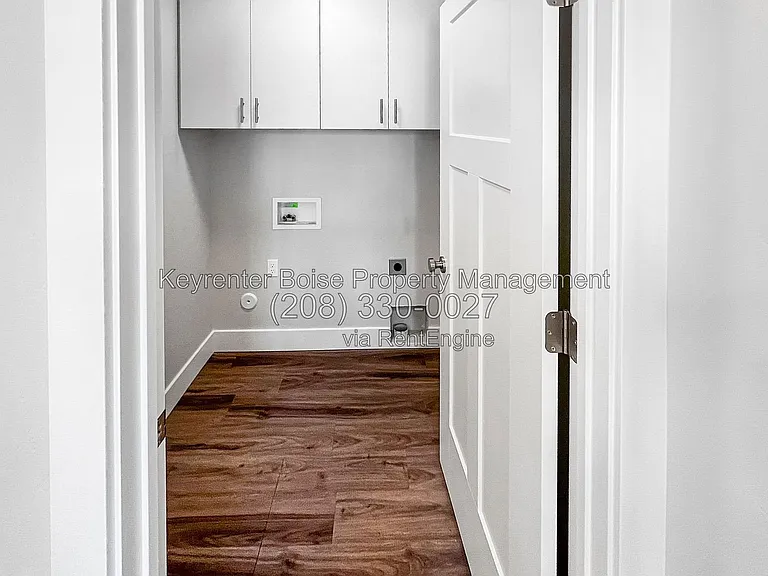 105 E Park Ave #B — Photo 13