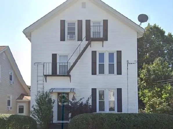 15 E Earle St, Cumberland, RI 02864