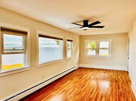 4 Prospect Pl, West Haven, CT