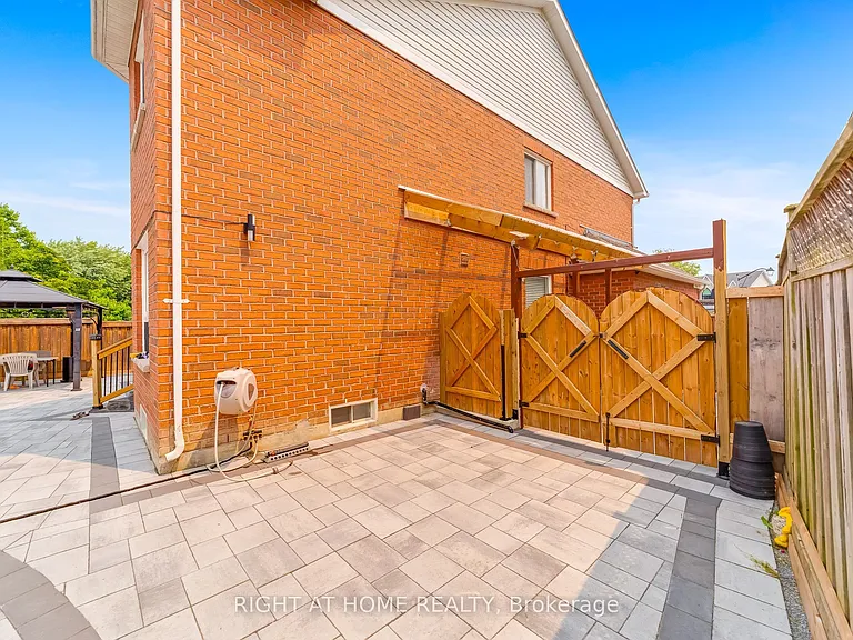 1300 Ravencliffe Ct — Photo 11
