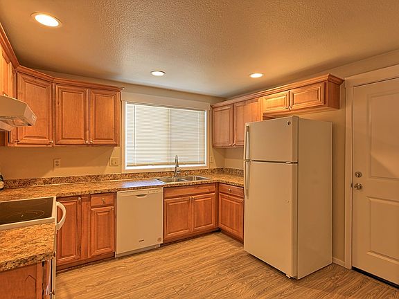 5th image of 4114 125th St NE