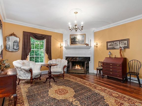 4th image of 36 Centennial Dr