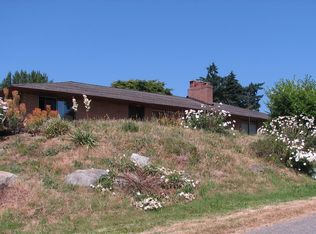 6520 Spencer Ln, Clinton, WA 98236