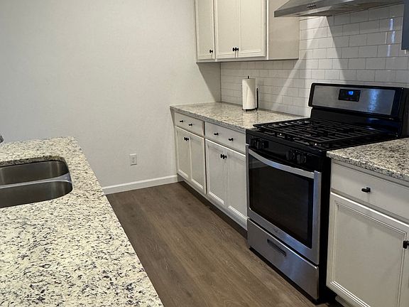 4th image of 14559 Normande Dr