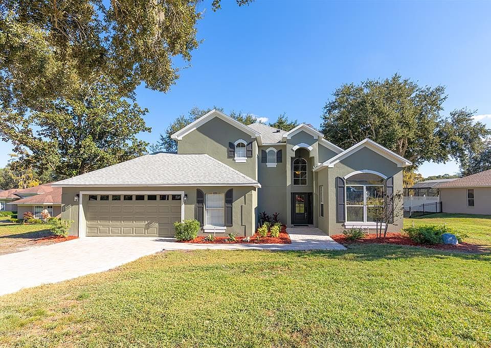 1st image of 11021 VERSAILLES BOULEVARD