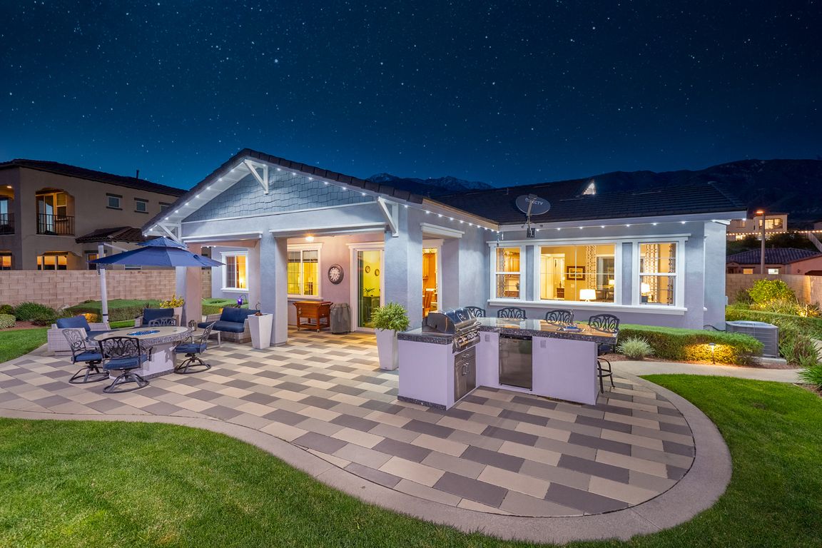 next background image