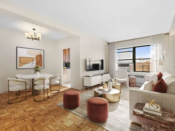 6434 102nd St, Flushing, NY 11374