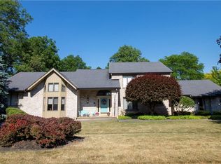 100 Ivy Rdg, Rochester, NY 14617