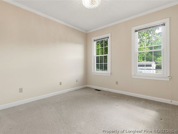 5th image of 1118 Warren Rd