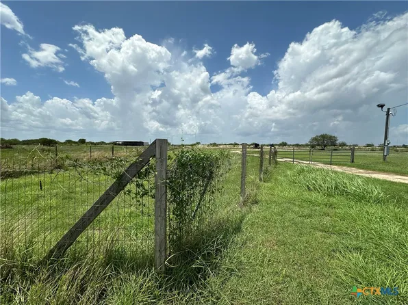 7938 W State Highway 72, Kenedy, TX 78119