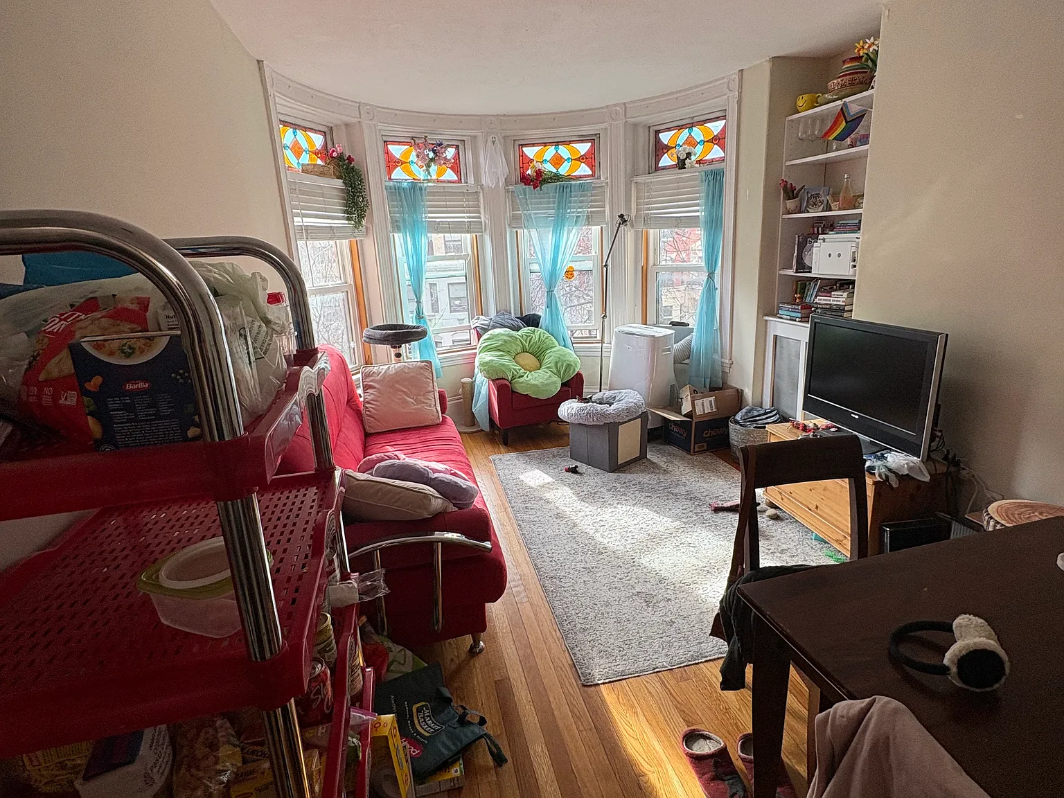 2 bed, 800 sqft, $4,200 — Photo 1