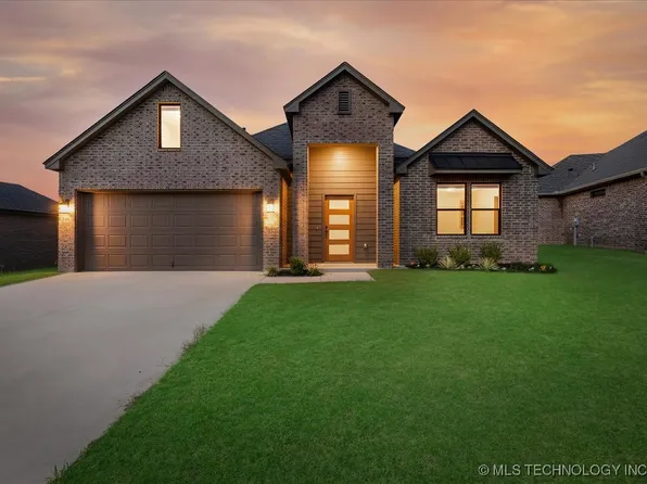 10710 S 279th East Ave, Coweta, OK 74429