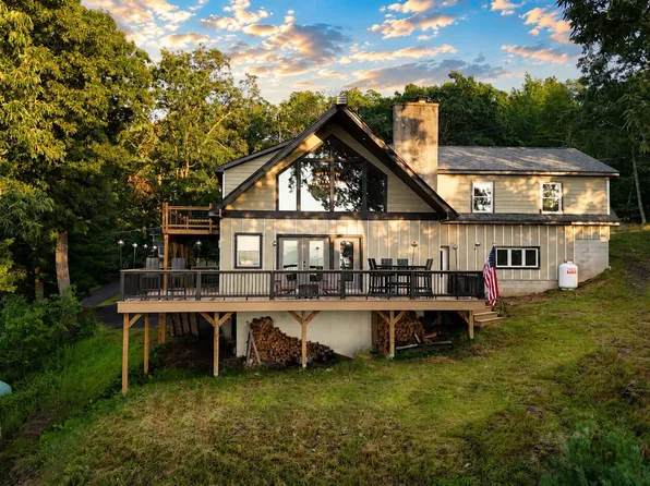 206 Paper Birch S, Paupack, PA 18464