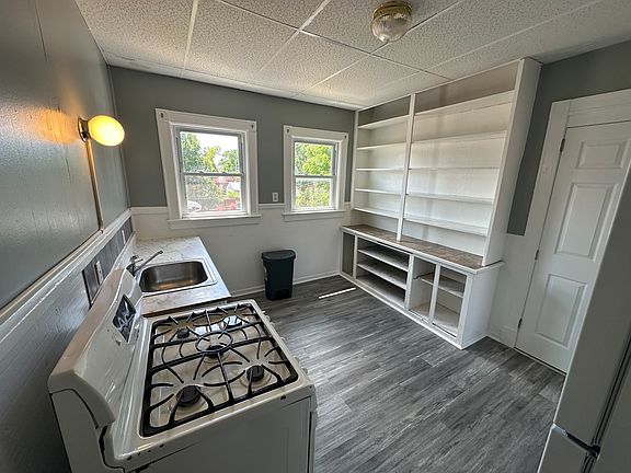 3rd image of 156 Ryan St #2UPR
