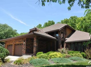 2912 Westdale Rd, Lawrence, KS 66049