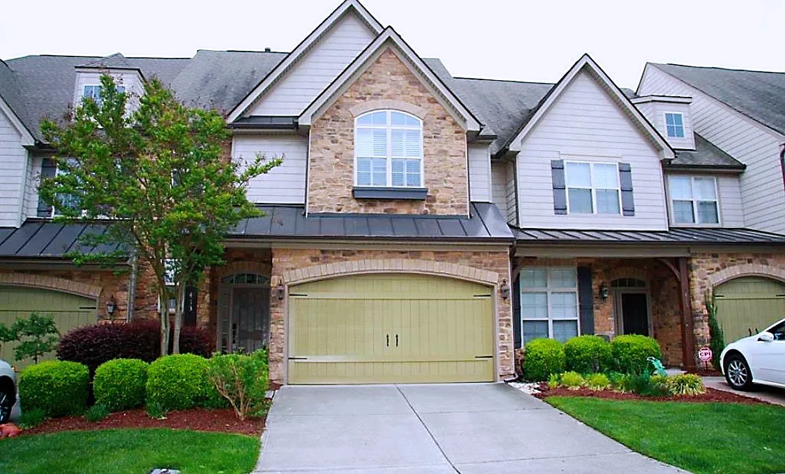 3 bed, 2.5 bath, 1928 sqft, $2,850 — Photo 1
