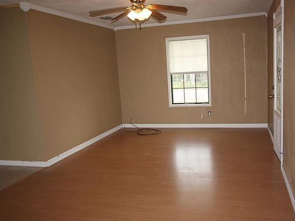 5th image of 1421 E Bowie St