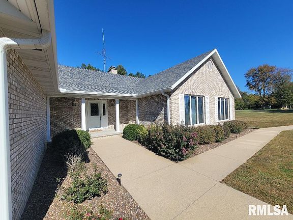5th image of 701 N Dogwood Ln
