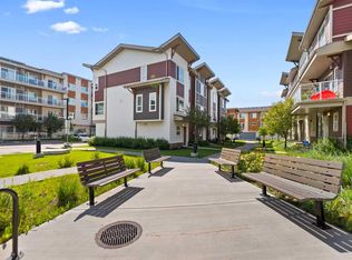 209 SW Harvest Hills Cmn NE, Calgary, AB T3K2M7