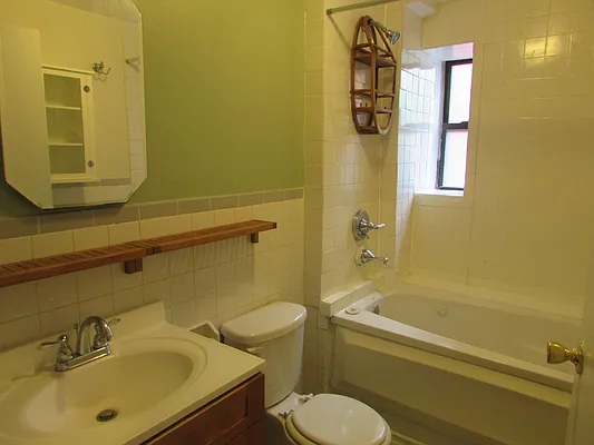 Rented by Farran & Associates | media 28