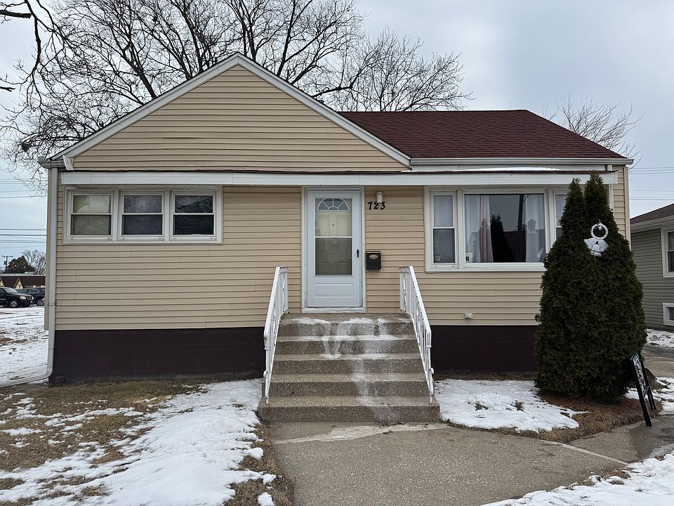 1st image of 723 Greenbay Ave