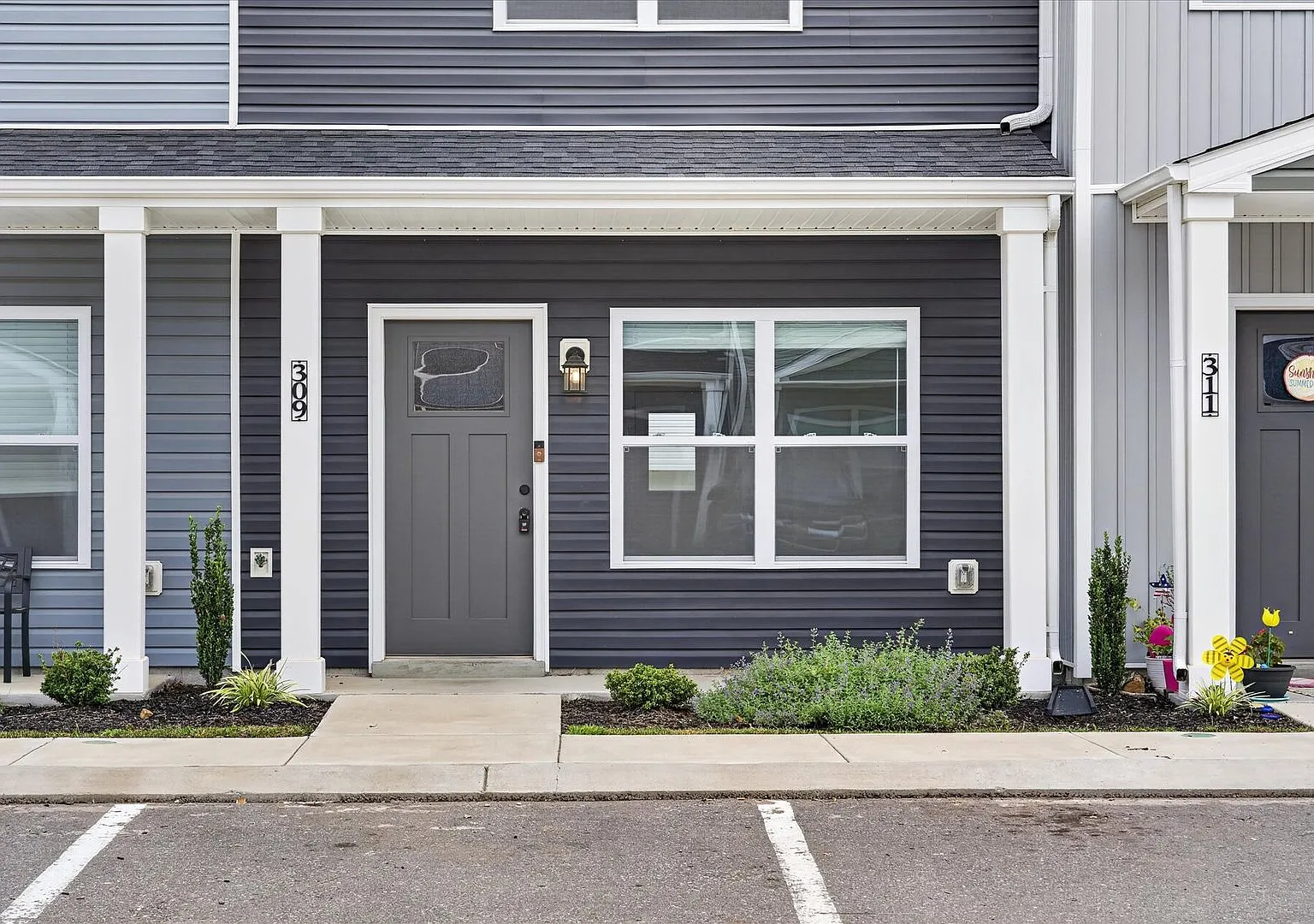 Pet Friendly Two Bedroom! — Photo 2