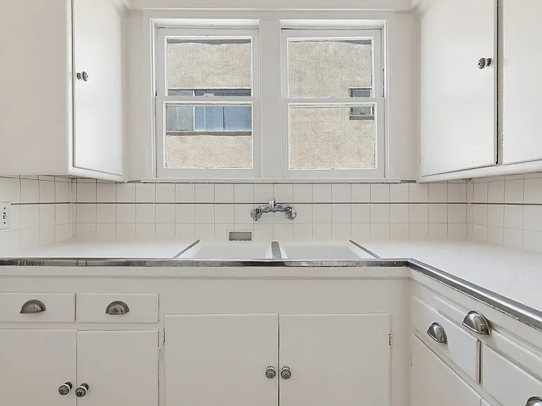 455 N Hayworth Ave — Photo 26