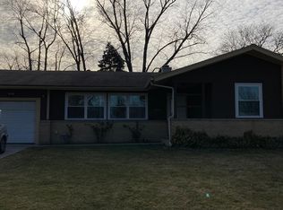 615 Maple Ln, Elk Grove Village, IL 60007