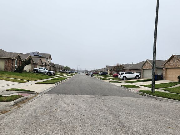 4th image of 3918 Los Arroyos Dr
