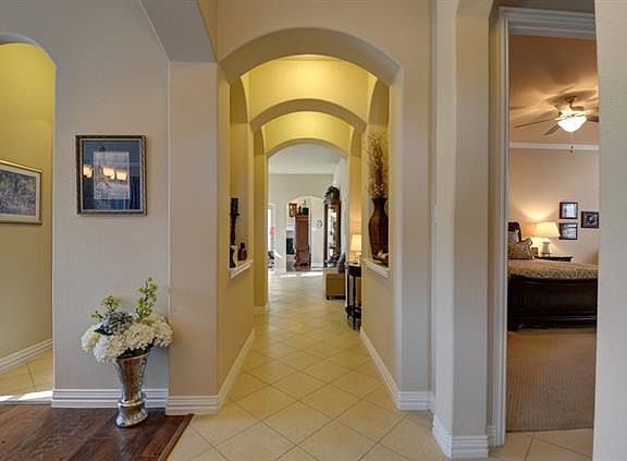 4th image of 601 Rockhurst Trl