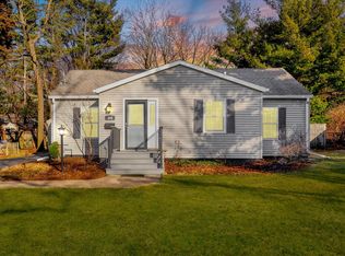 318 Elmwood Dr, Champaign, IL 61821