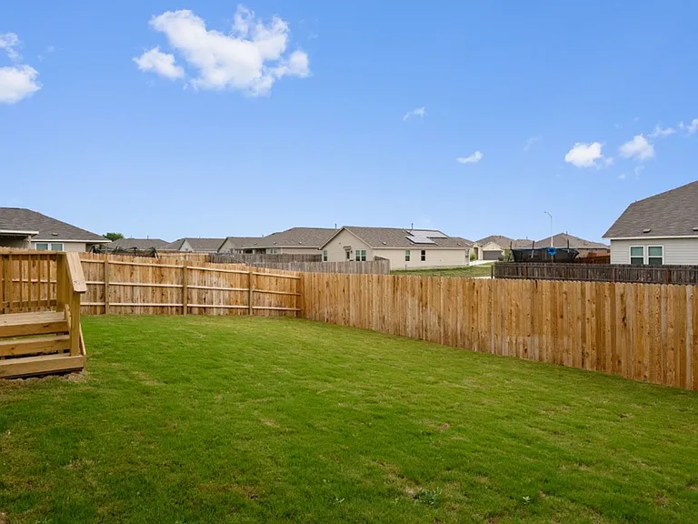 542 Blue Stem Rd — Photo 3