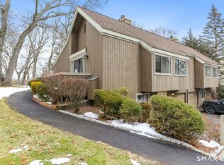 383 Sequoia Ln #A, Stratford, CT 06614