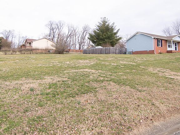 4th image of 1015 Tolliver Way